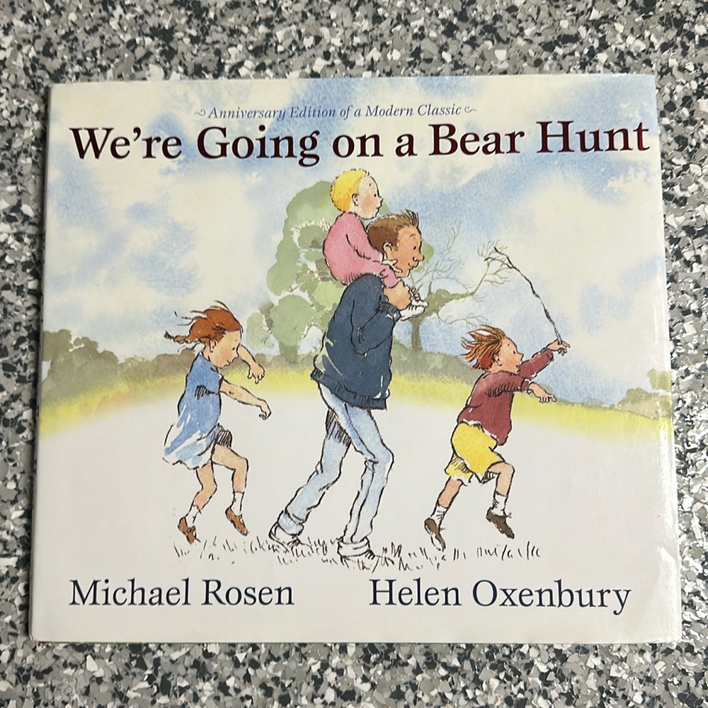 5/$10 We’re Going On A Bear Hunt book
